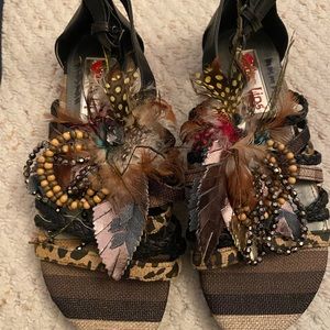 Gladiator sandals feathers new.